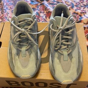 Yeezy Boost 700